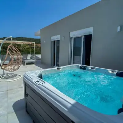 Luxury Dream with Private Jacuzzi
