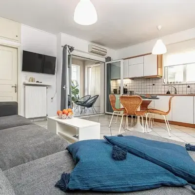Easy Living City Apartment
