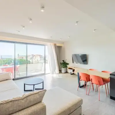 Sky-High 70sqm Penthouse w. Stunning Views - 05
