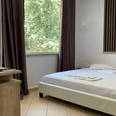 Emerald Suites
