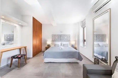 Gallery image of Amazing apartment with private outdoor jacuzzi!! in Chania Town