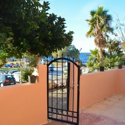 Para thin alós House
