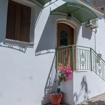 Τhemis House