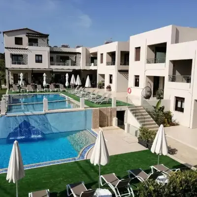 Carisa Suites and Apartments