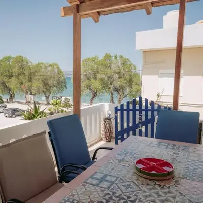 ARETOUSA Seafront House