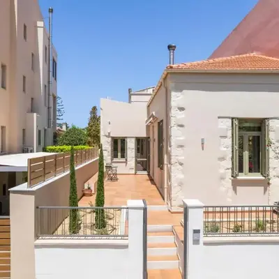 Lithos Residence