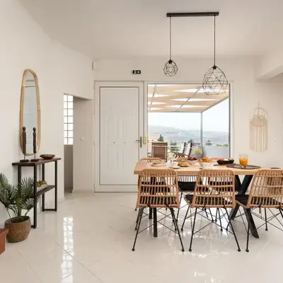 Pithos Apartment