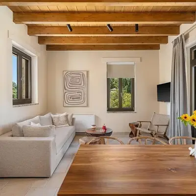 Armenaki Residence