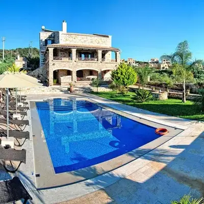 Cretan Villa Near Beach for 10