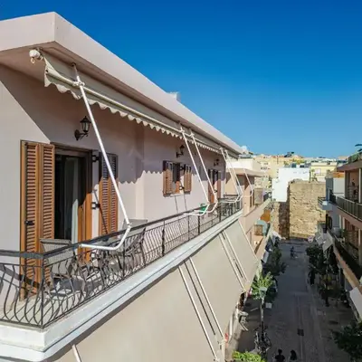 Harbour - Spacious Unique 2-Balcony Apartment in Chania Old Town