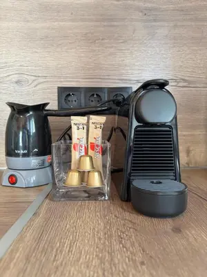 a toaster and a blender next to a toaster at Matthew's house in Kalamítsion Alexándrou