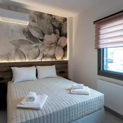 Lumera Urban Stay - New 2BR Home with Private Parking near Old Town