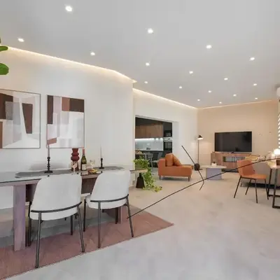 Coralie 3 bedroom apartment 40m from the beach
