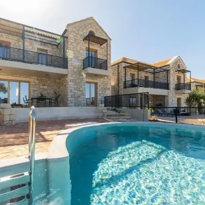 Villa Lavidona by PosarelliVillas