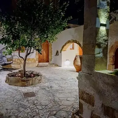 Violetta Kaliviani room 1