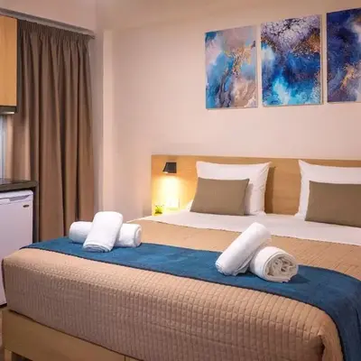 Nicole Rooms