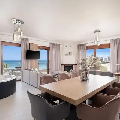 Elia Seaside