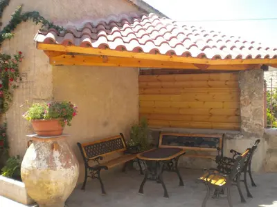 Gallery image of Marias Alikambos in Alikampos