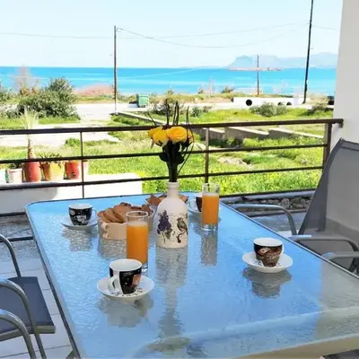 Apartment next to the beach