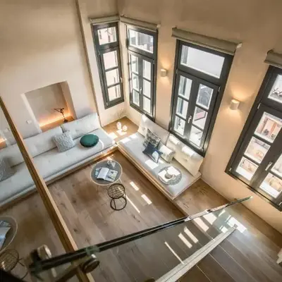 J&G Suites