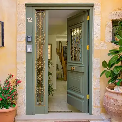 Antonia Traditional Estate