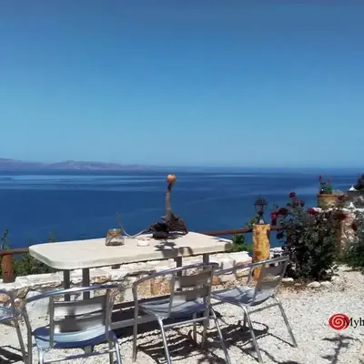 apartment over the sea Private place to swim