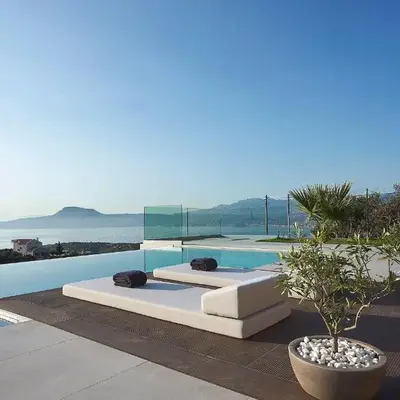 Villa Niolos II
