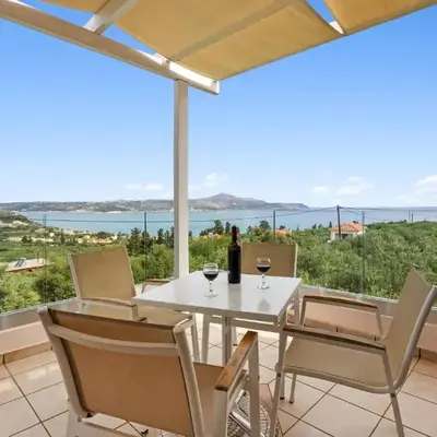 Sea view villa Manolis with private pool near the beach