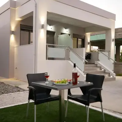 Erotokritos Studios near the beach