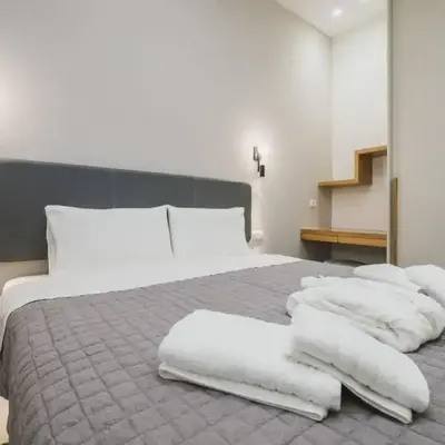 Peris 2 - Central Apt near Old Town - AC