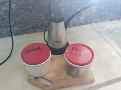 a blender and two cups on a cutting board at Angel Villa in Strovlés