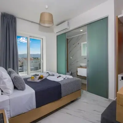Deluxe City Hotel