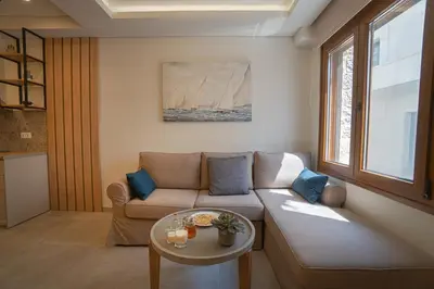 a living room with a couch and a table at Mezoneta 