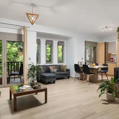 ModernPastel Apartment - Private Parking