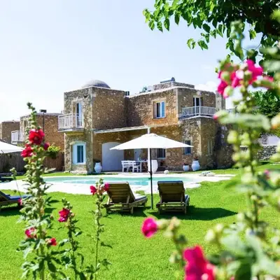 Sonio Villas - Que Bella Collection