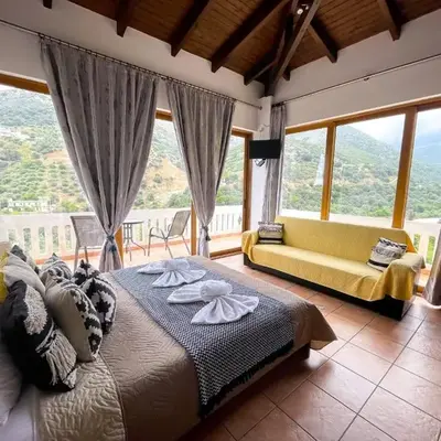 Lefteris Rooms