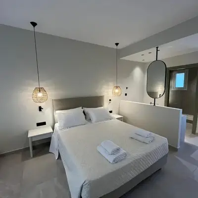 Mediterranean Sea Top Floor