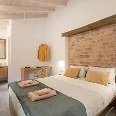 Lindas Convent Garden Home 2
